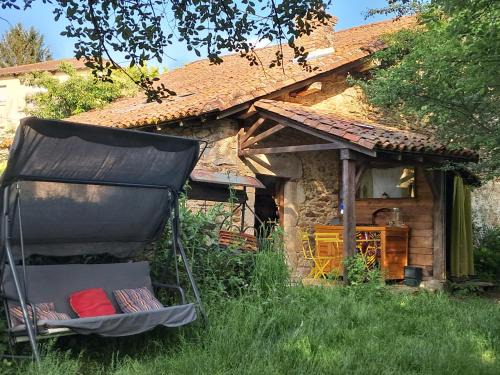 Saint-Mathieu House | Chambre insolite