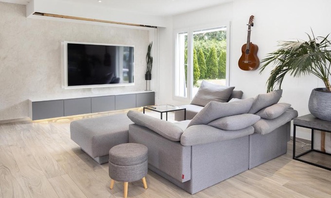 Treyvaux House | Chambre Lumineuse Dans Une Maison Moderne