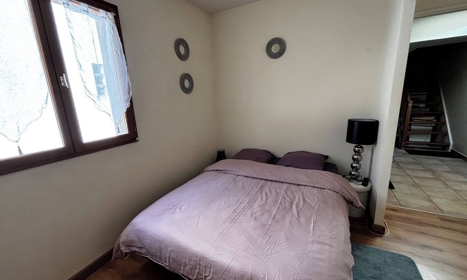 Varambon House | Chambre meublée dans maison avec jardin face a la rivière d’Ain