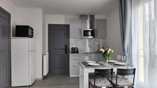 Bondy House | Chambre privée pour 4 personnes en banlieue parisienne à Bondy