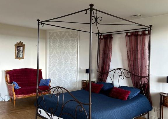 Chazemais House | chambre romantique dans le château de la Bouchatte