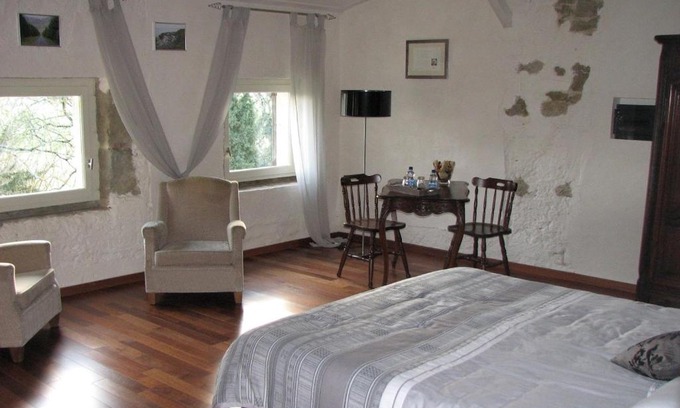 Lasbordes Bed & Breakfast | Chambres d'Hôtes Domaine Saint-Joly