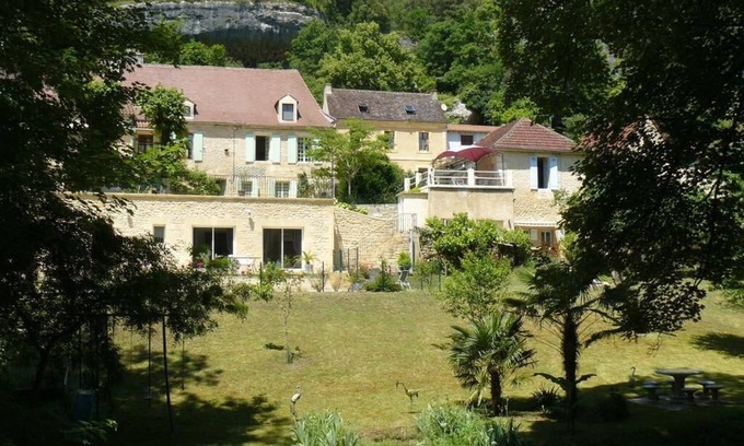 Les Eyzies House | Chambres D'hôtes & Gites Pouget