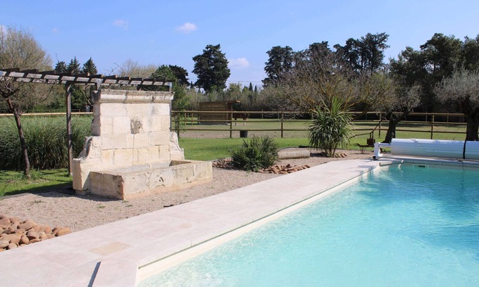 Chateaurenard Bed & Breakfast | CHAMBRES D'HOTES D'EXCEPTION in a MAS PROVENCAL with gourmet breakfast