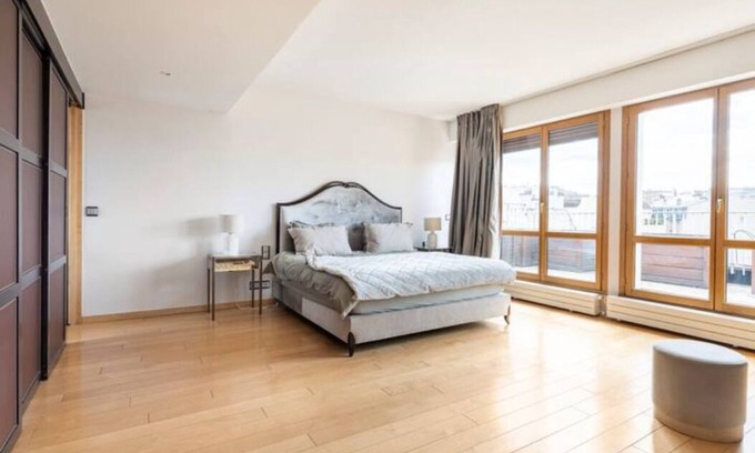 Porte-Dauphine Apartment | Champs Elysees LuxurynPenthouse Eiffel View Roof Jacuzzi! Free parking!