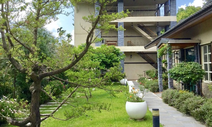 Jiji Bed & Breakfast | Champs Yazuh B&B