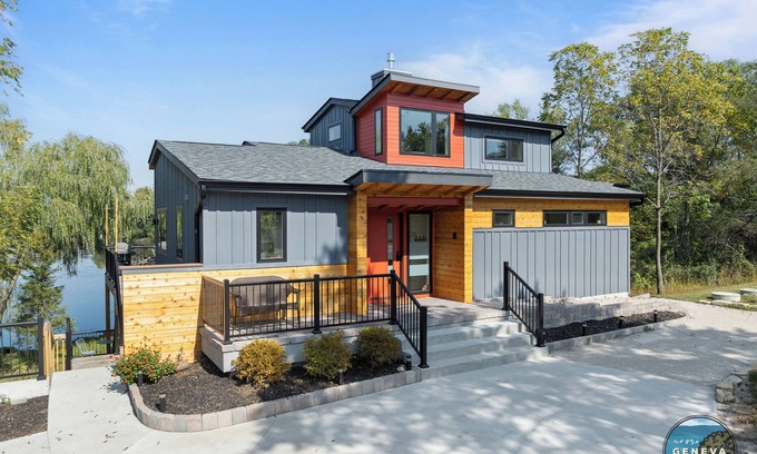 Whitewater House | Chapel Cove | New Construction | Modern | Water Views | Firepit | Kayak | Nature