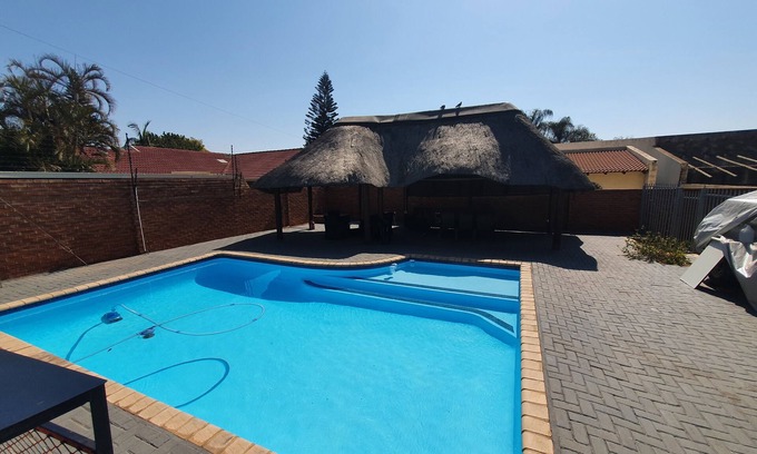 Montana Park Cottage | Chapter One Overnight Cottage is a spacious and private self-catering cottage