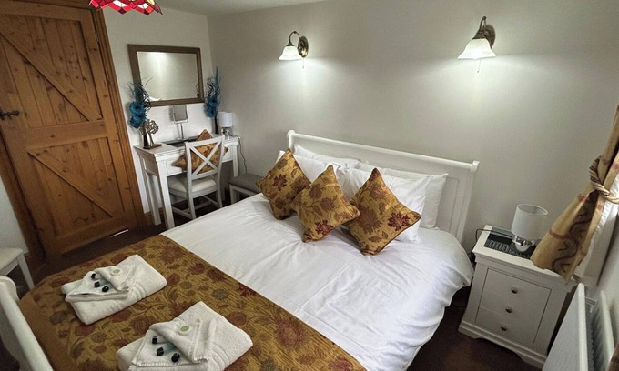 Cauldon Low Cottage | Character 3 Bed Peak Dist Farmhouse Alton Towers