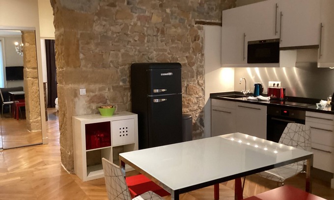 Marechal Lyautey - Vitton Apartment | Character apartment in the 6th arrondissement