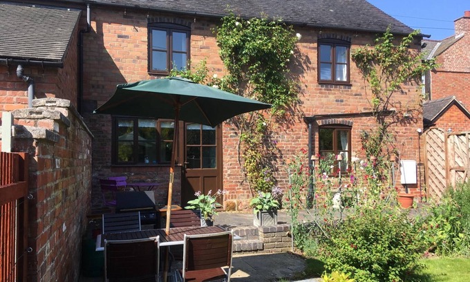 Burlton Cottage | Character cottage