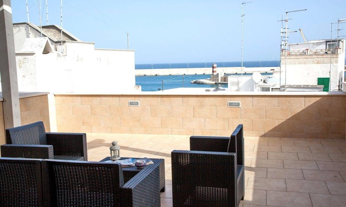 Centro Storico Apartment | Characteristic Apartment In Monopoli For Six People With Breathtaking Sea View