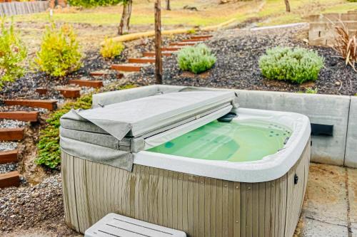Glen Ellen House | Chardonnay Getaway