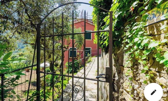 Camogli Apartment | Charm in the Portofino park