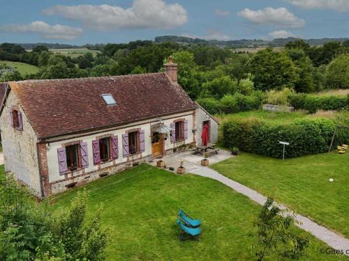 Saint-Martin-des-Pezerits House | Charmante longère avec jardin et wifi - FR-1-497-216