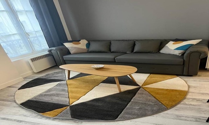 Saint-Vincent-de-Paul Apartment | Charmant Appartement Type F2 Paris 18ème