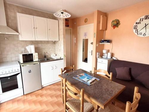 Amelie-les-Bains-Palalda Apartment | Charmant F2 avec Loggia et Parking à 800m des Cures - 4 couchages - Amélie-les-Bains - FR-1-703-140