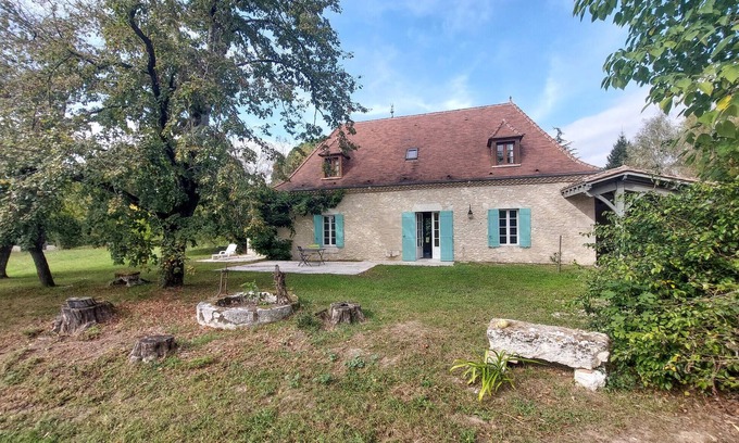 Saint-Aubin-de-Cadelech House | Charmante Maison avec Piscine
