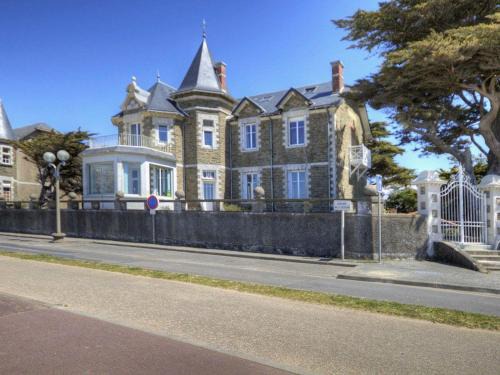 Tharon-Plage House | Charmant gîte face mer avec balcon privé, proche Pornic, tout confort assuré - FR-1-306-1025