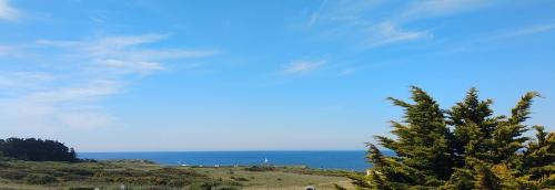 Guidel Apartment | Charmant logement Guidel Plage, vue mer, piscine chauffée, avec une chambre