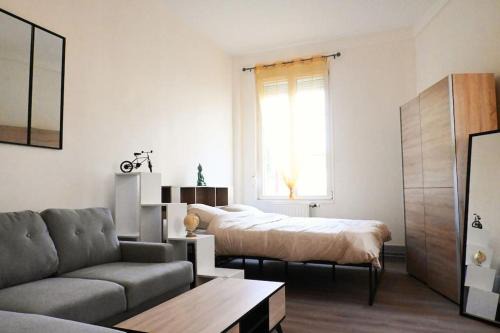 Sedan Apartment | Charmant petit pont Ardennais/cosy/T1/wifi/parking