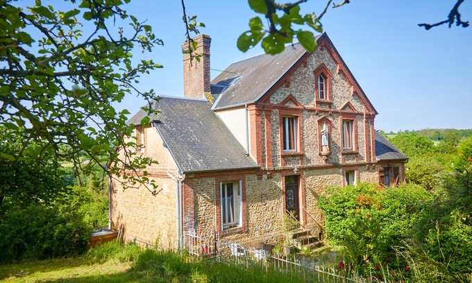 Crouttes House | Charmant Presbytère en Basse-normandie