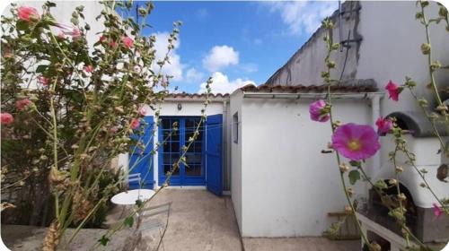 Saint-Denis-d'Oleron House | Charmante maison de pays dans le centre de St Denis D'Oléron