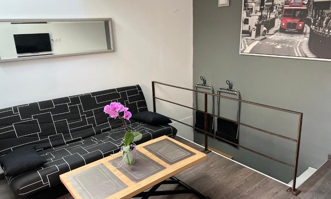 La Roque-d'Antheron Apartment | Charmante maisonnette au cœur du village