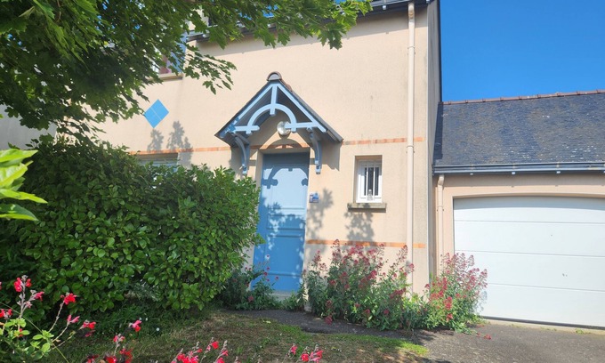 Parame House | Charmante Maison et son Jardin Dans Quartier Très Calme