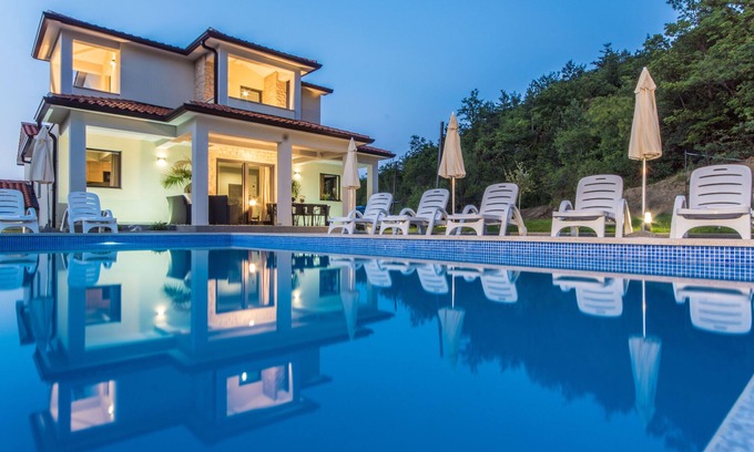 Ripenda Verbanci Villa | Charmante und Romantische Villa mit Pool