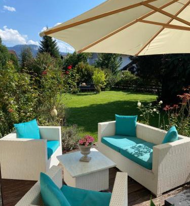 Unterwoessen Apartment | Charmantes Garten-Apartment: Erholung im Chiemgau