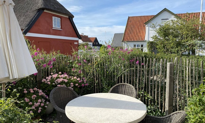 Hornbaek House | Charmerende villa i Hornbæks gamle fiskerleje. Tæt ved stranden og havnen.