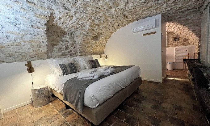 Saint-Andre-de-Cruzieres Apartment | Charming Luxury 1-bedroom apartment in South Ardèche with AC