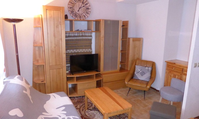 Les Contamines-Montjoie Apartment | Charming 3-Room Mezzanine Apartment for 8 at Les Contamines-Montjoie, Near Ski Lifts