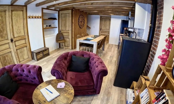 Saint-Nicolas-des-Biefs Cottage | Charming cottage with pets allowed and Wi-Fi in Saint-Nicolas-des-Biefs