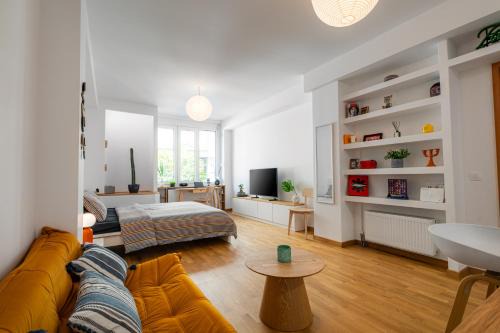 Plaka Apartment | Charming 1 BDR Apt at Syntagma