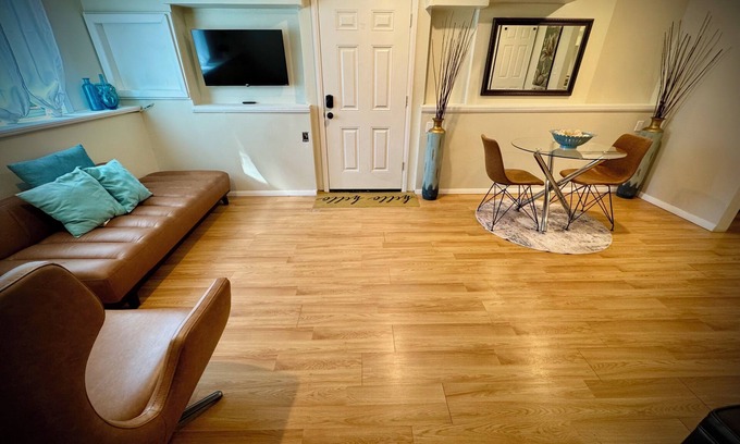 Naugatuck Apartment | Charming 1-bedroom apartment in Naugatuck available for short term rental.