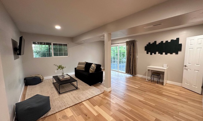 Newcastle Apartment | Charming 1-bedroom apartment in nice Newcastle with AC