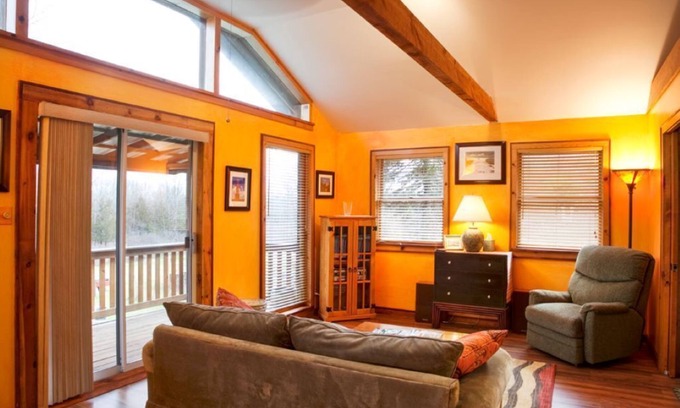 Saugerties Cottage | Charming 1-bedroom cottage with WiFi and AC in Saugerties