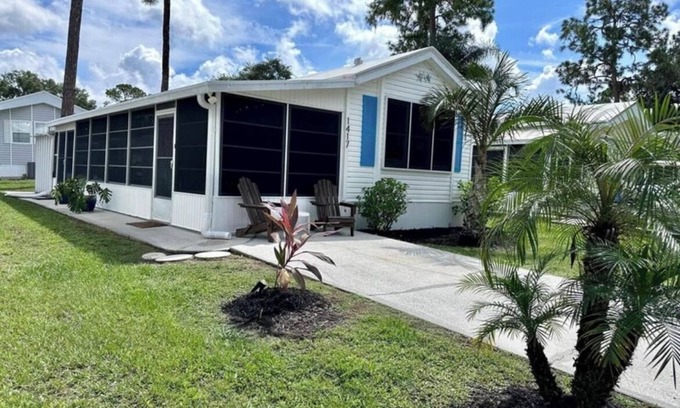 Braden River House | Charming 1-bedroom home in Sun Outdoors, Sarasota with WiFi, fitness room