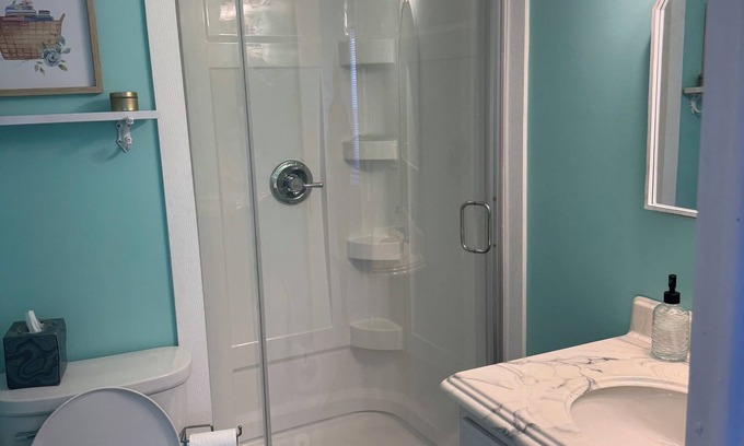 Ottumwa House | Charming 1-bedroom house with WiFi, AC in welcoming Ottumwa