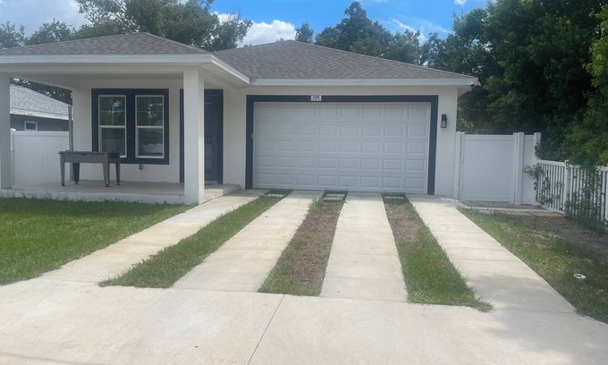 East Tampa House | Charming 1-bedroom house in peaceful Tampa