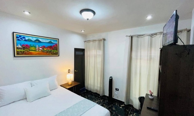 Panajachel House | Charming 1-bedroom in a multi-family house with AC, WiFi in tranquil Panajachel