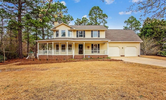 Pine Forest House | Charming 1-bedroom house in Fayetteville with AC, WiFi, and many more amenities!
