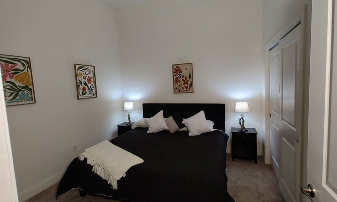 Mile Square Apartment | Charming 1-bedroom apartment in Downtown Indianapolis with parking included