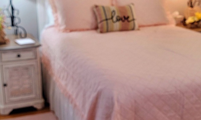 McMinnville Apartment | Charming 1-bedroom apartment with WiFi and AC in peaceful McMinnville.
