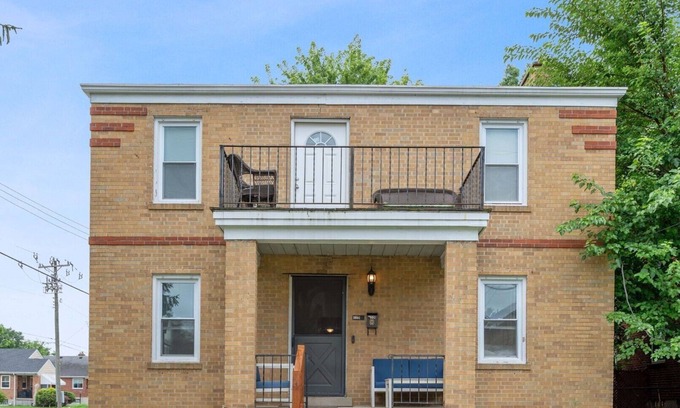 Deer Park Apartment | Charming 2-bd Apt in delightful Deer Park, OH with AC & strong WI-Fi