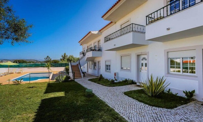 Pata de Baixo Apartment | Charming 2-Bed Apartment in Olhos de Água