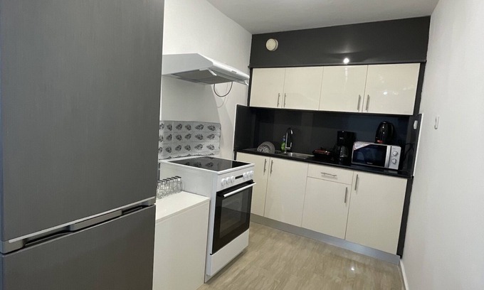 Kallithea Apartment | Charming 2-bed Apartment in Kallithea