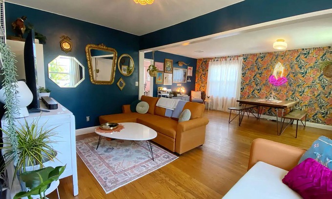 San Luis Obispo House | Charming 2-bedroom historic bungalow - Downtown SLO